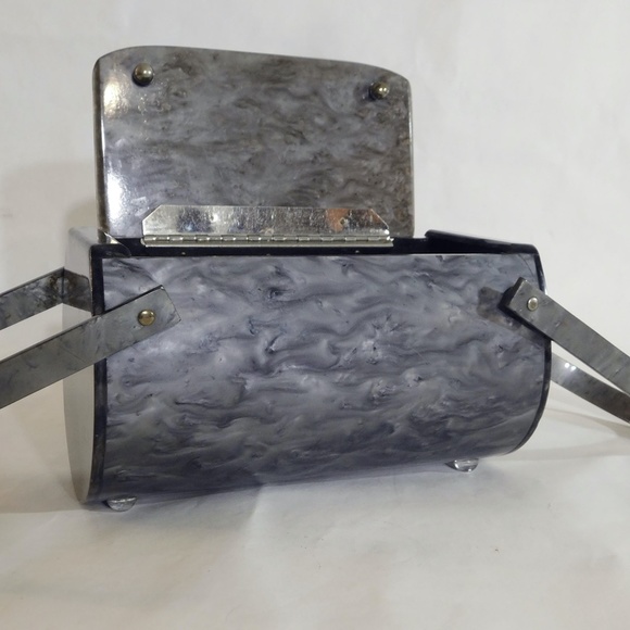 1950s NYC Llewellyn Inc Lucite Pearlized Dove Gray Barrol Purse - Picture 3 of 9